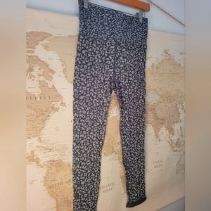 Free people animal Print Ribbed Leggings in Blue Variation Size Small